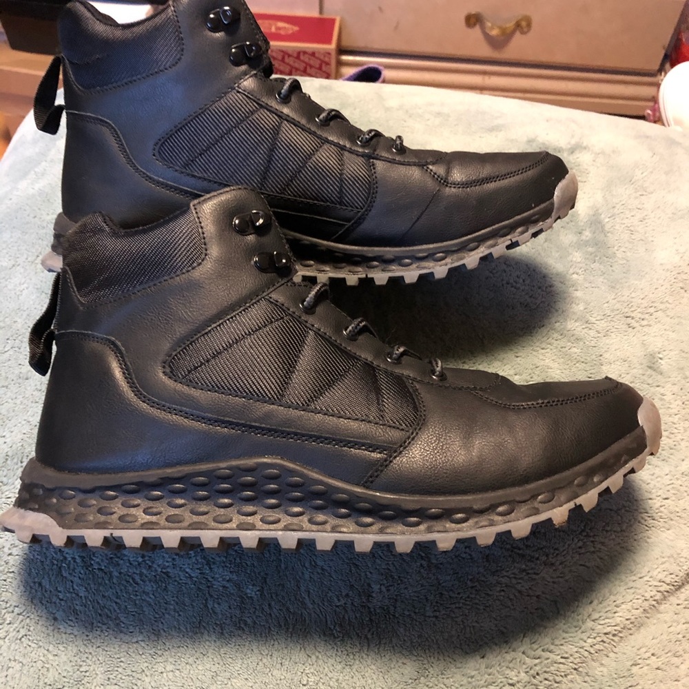 Work boots soft toe